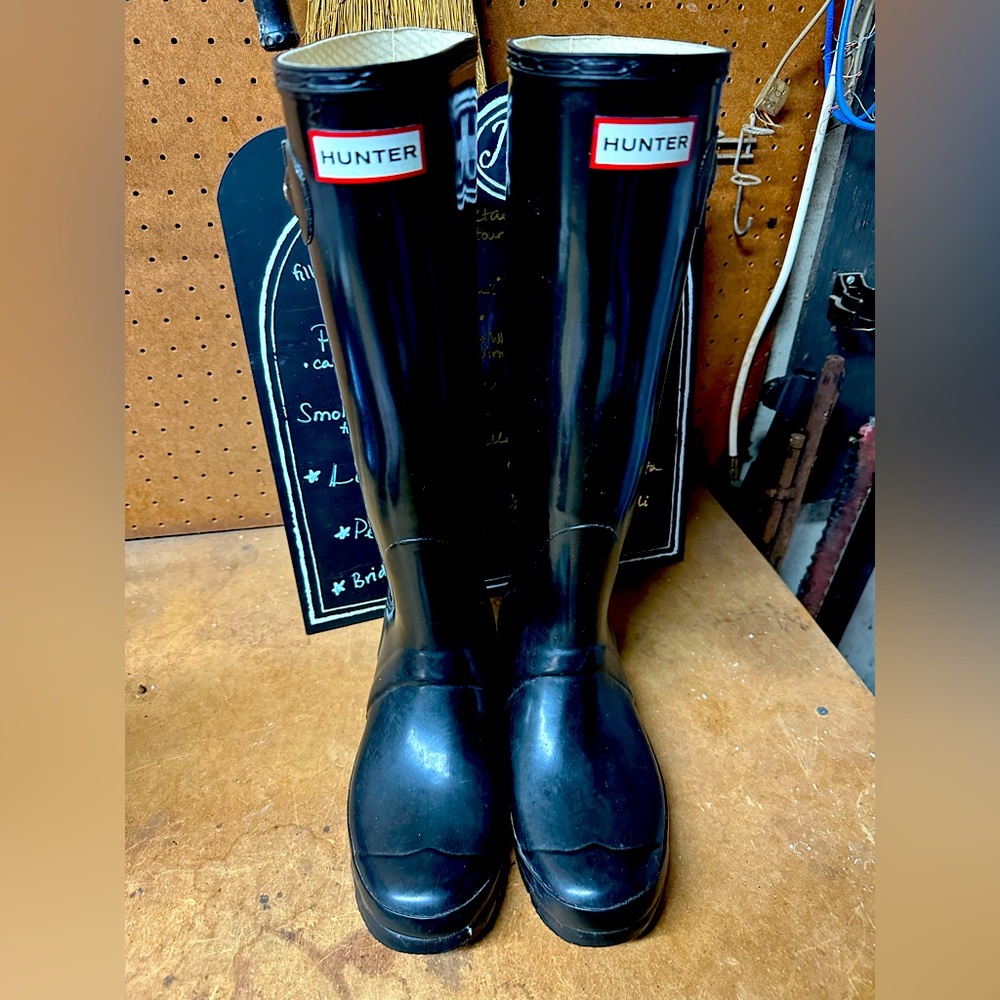 EUC Authentic Hunter Tall Gloss Black Rainboots sz 8M/9F EU 40/41 UK7
